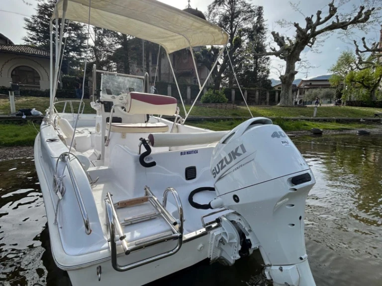 Ein Bellingardo Sea Ghost mieten in Lavena Ponte Tresa