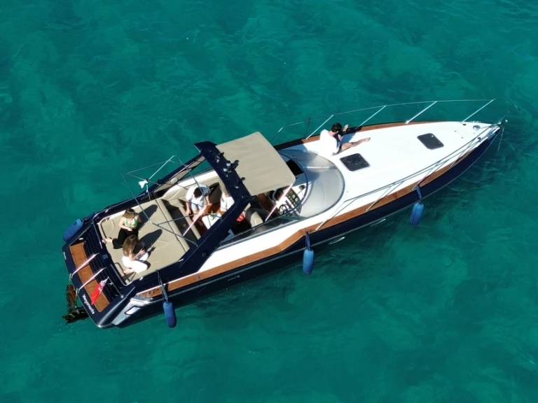Ein Sunseeker Tomahawk 37 mieten in Mandelieu-la-Napoule
