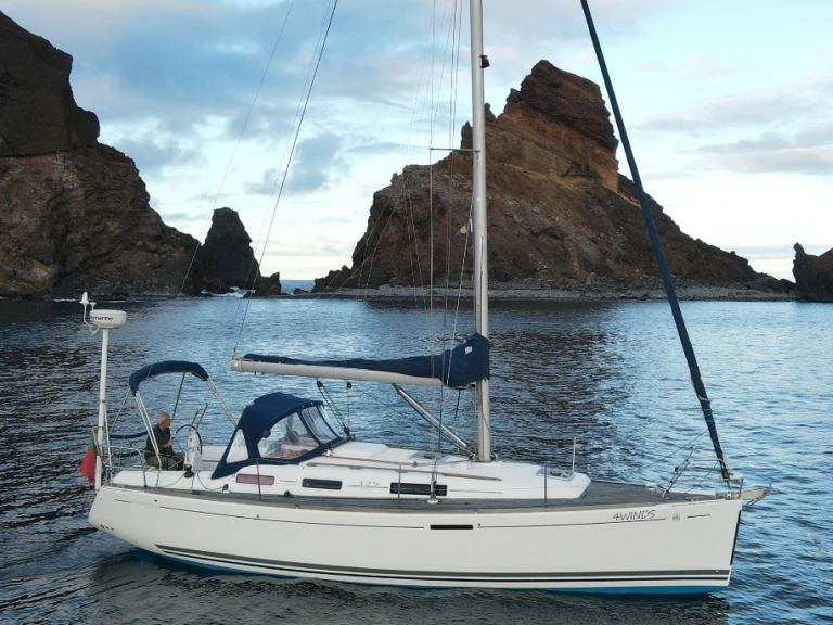 Segelboot mieten in Caniçal zum besten Preis