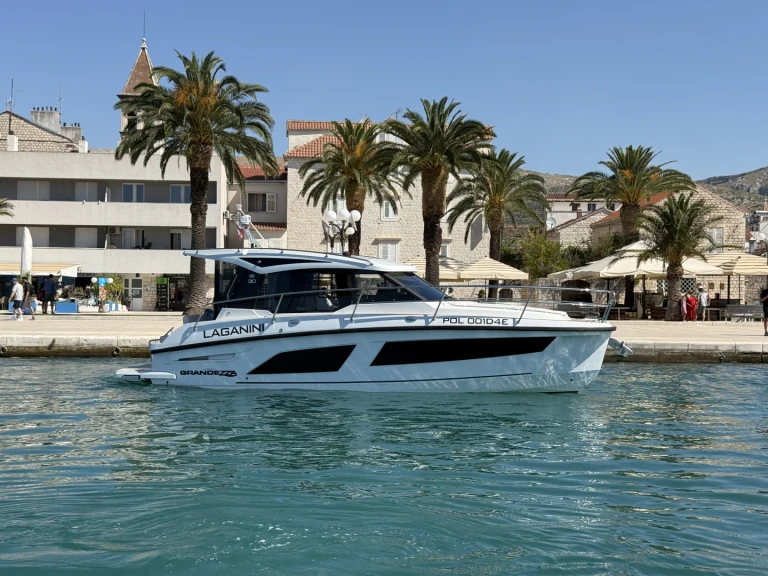 Motorboot mieten in Trogir zum besten Preis