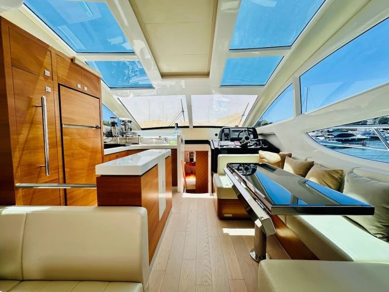 Vermietung Motorboot Horizon mit Führerschein