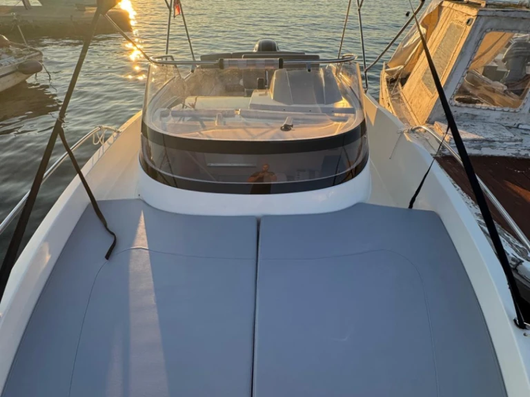 Motorboot mieten in Muline - AM Yacht Prince 625 Sundeck