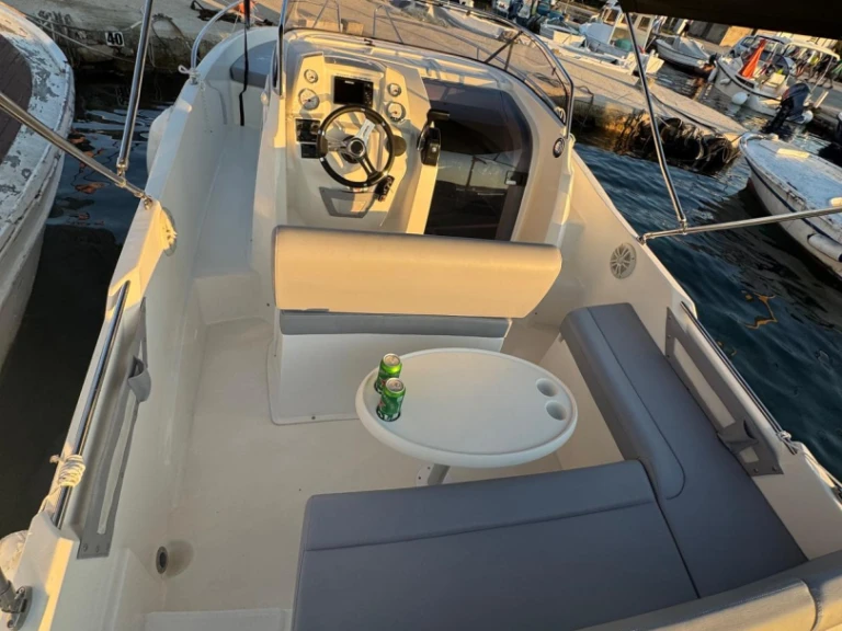 AM Yacht Prince 625 Sundeck mieten Muline