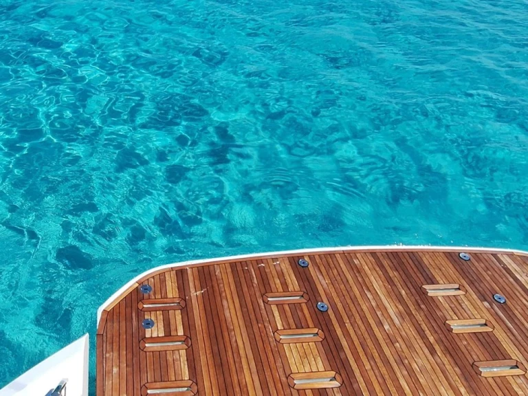 Ein Azimut Azimut 53 Fly mieten in Porto Villa San Giovanni