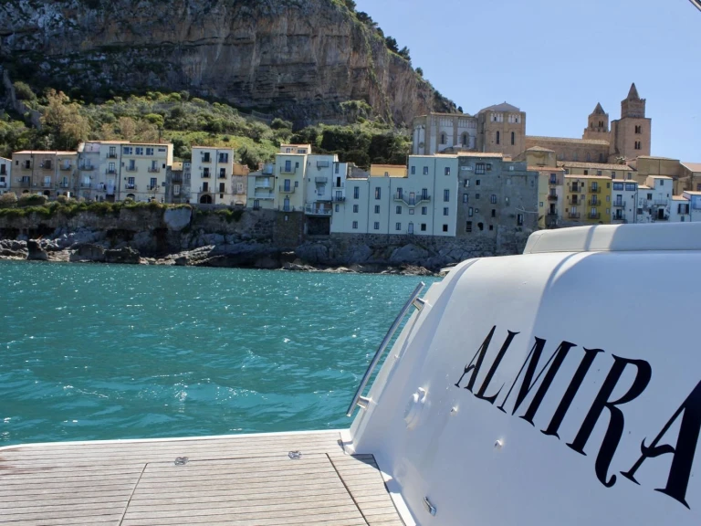 Motorboot mieten in Cefalù zum besten Preis