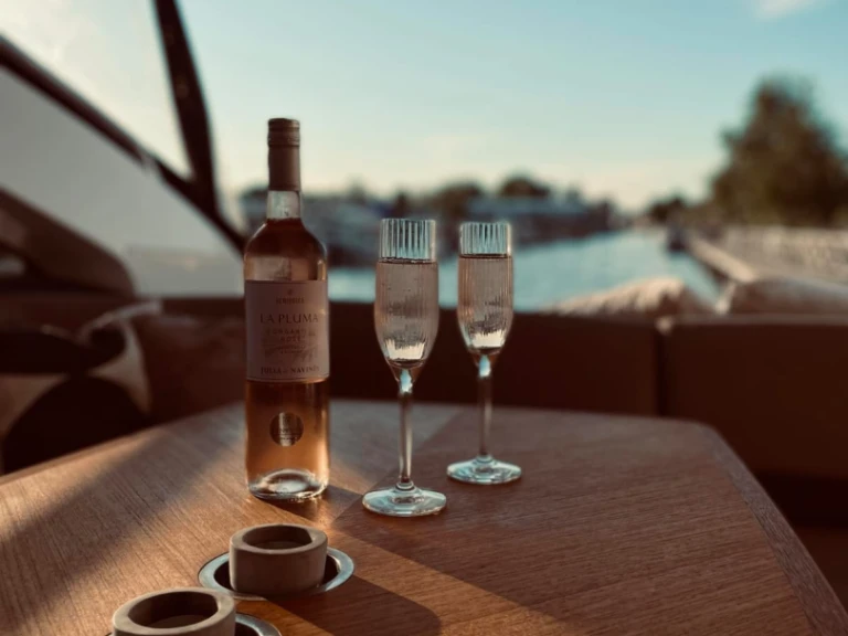 Princess Princess V53 mieten Makarska