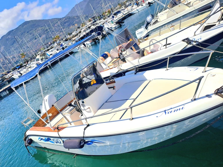 Motorboot mit oder ohne Skipper Ranieri mieten in La Spezia