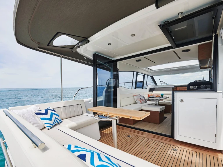 Vermietung Motorboot Jeanneau mit Führerschein