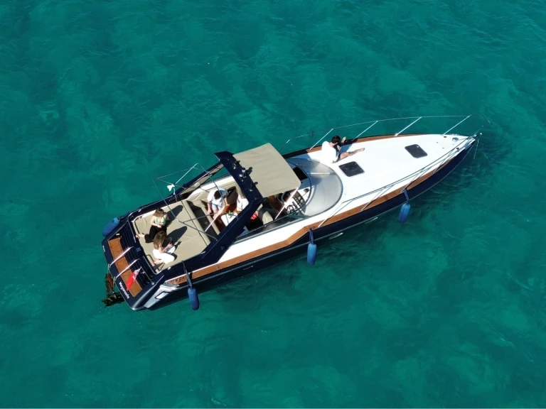 Motorboot mit oder ohne Skipper Sunseeker mieten in Cannes