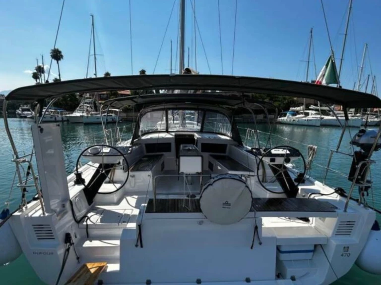 Ein Dufour Dufour 470 mieten in Vibo Marina