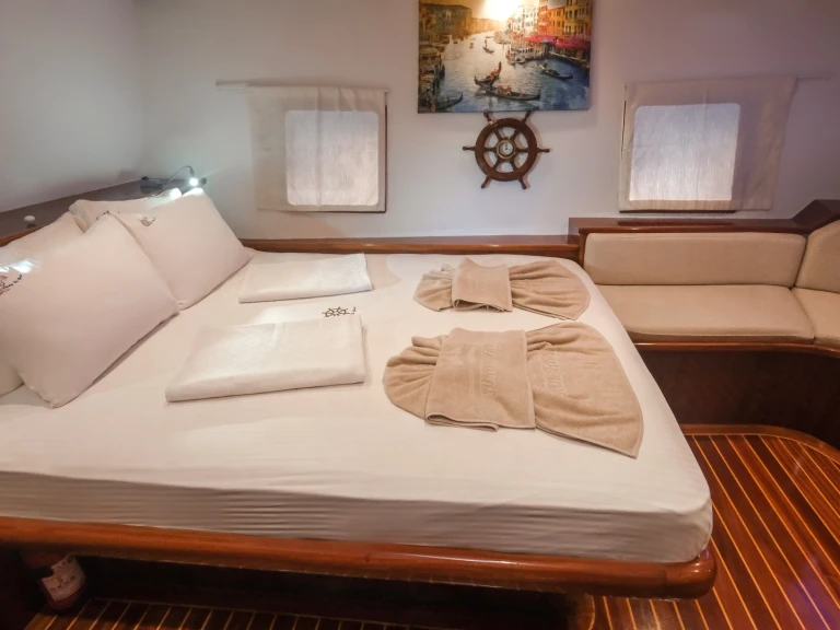 Ein  Junior Tarkan - Premium Gulet mieten in Fethiye