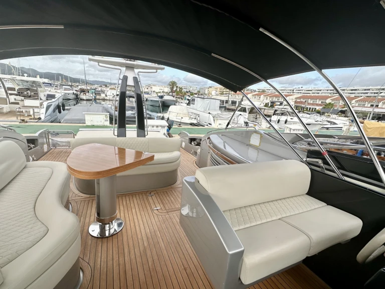 Vermietung Motorboot Riva mit Führerschein