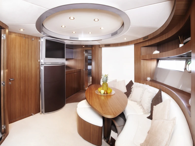 Motorboot mieten in Marina Botafoch zum besten Preis