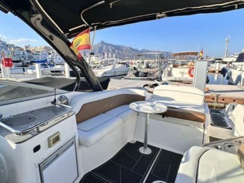 Vermietung Motorboot Rinker mit Führerschein