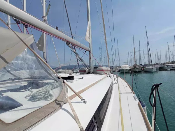Ein Jeanneau Sun Odyssey 439 (4 cab.) mieten in Lefkáda