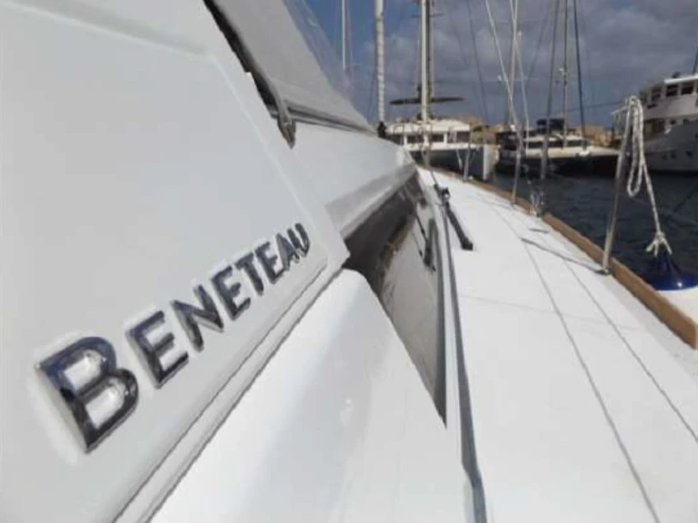 Boot mieten Kalkara günstig Oceanis 48