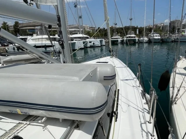 Ein Bavaria Bavaria C42 (3 cab.) mieten in Álimos