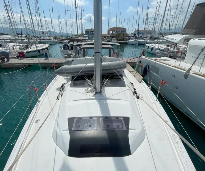 Bootsverleih Dufour Dufour 390 (3 cab. 3 WC) Lefkáda Samboat