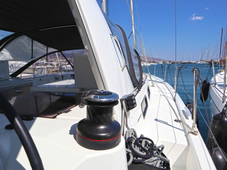 Bootsverleih Jeanneau Sun Loft 47 (7 cab.) Néa Péramos Samboat