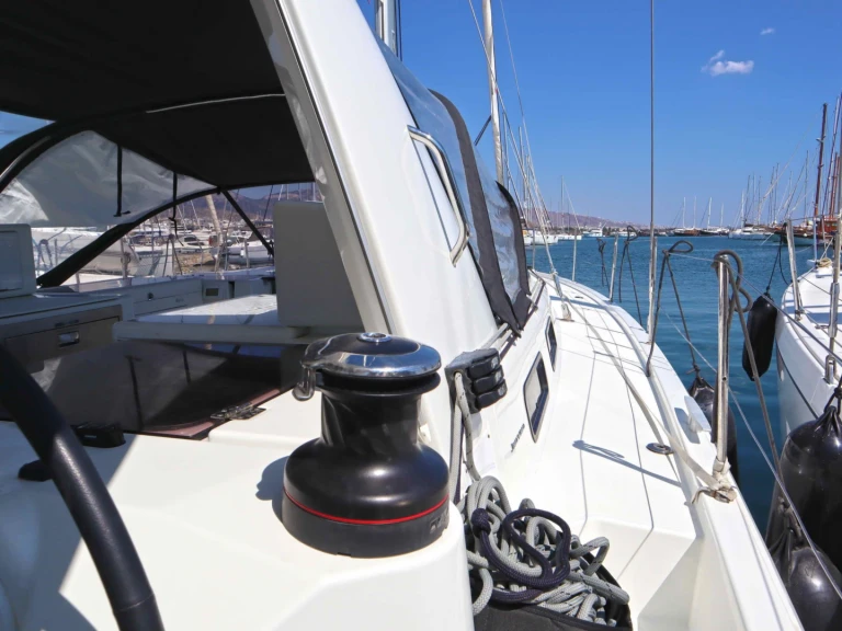 Bootsverleih Jeanneau Sun Loft 47 (7 cab.) Néa Péramos Samboat