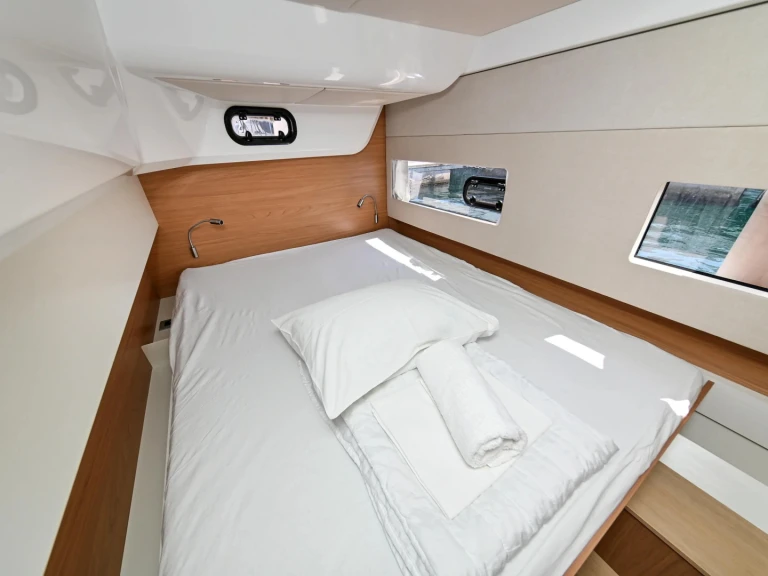 YachtCharter in Tivat - Bali Bali Catsmart (6 cab.) auf SamBoat