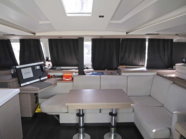 YachtCharter in Néa Péramos - Fountaine Pajot Astréa 42 Maestro (5 cab.) auf SamBoat