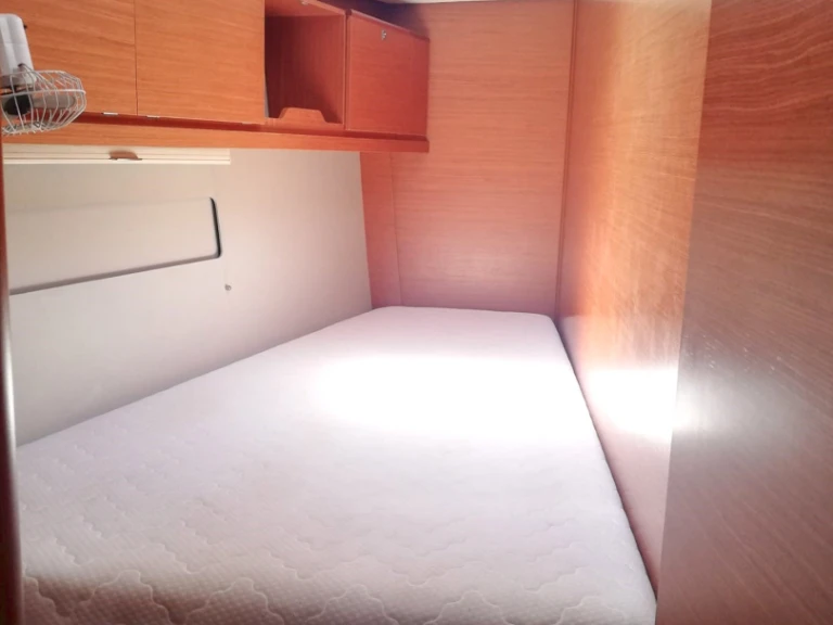 Ein Dufour Dufour 520 GL (5 Cab.) mieten in Kalkara