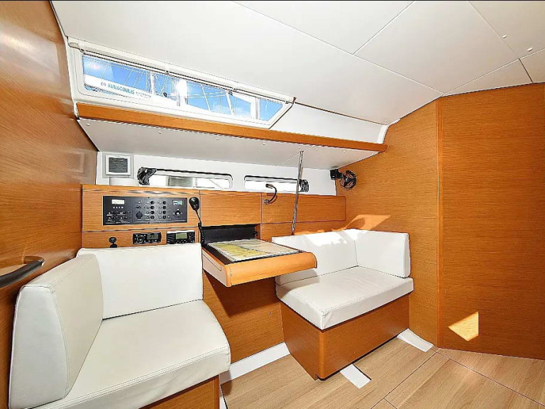 Bootsverleih Jeanneau Sun Odyssey 449 (4 cab.) Rhodos Samboat