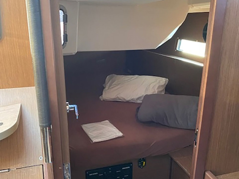 YachtCharter in Bormes-les-Mimosas - Bénéteau Oceanis 40.1 auf SamBoat