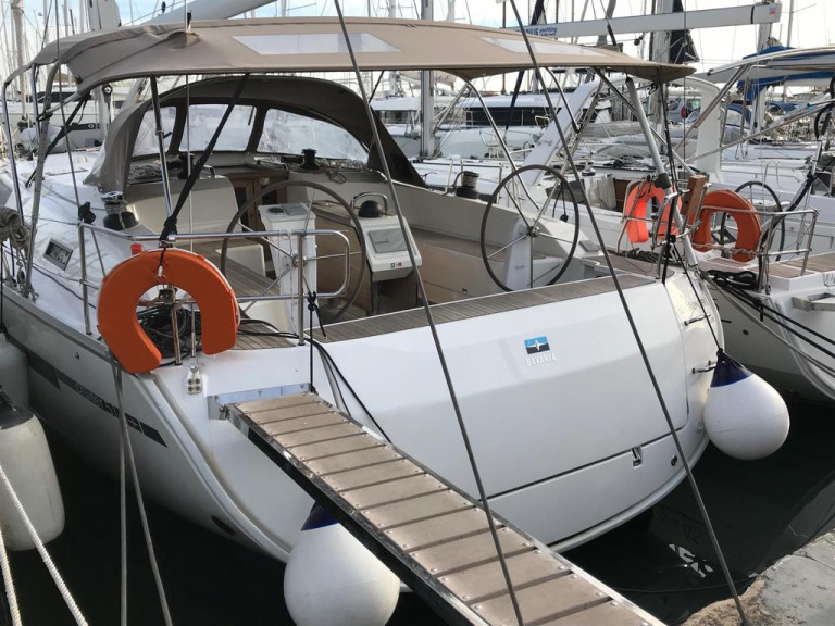 Segelboot mit oder ohne Skipper Bavaria mieten in Álimos