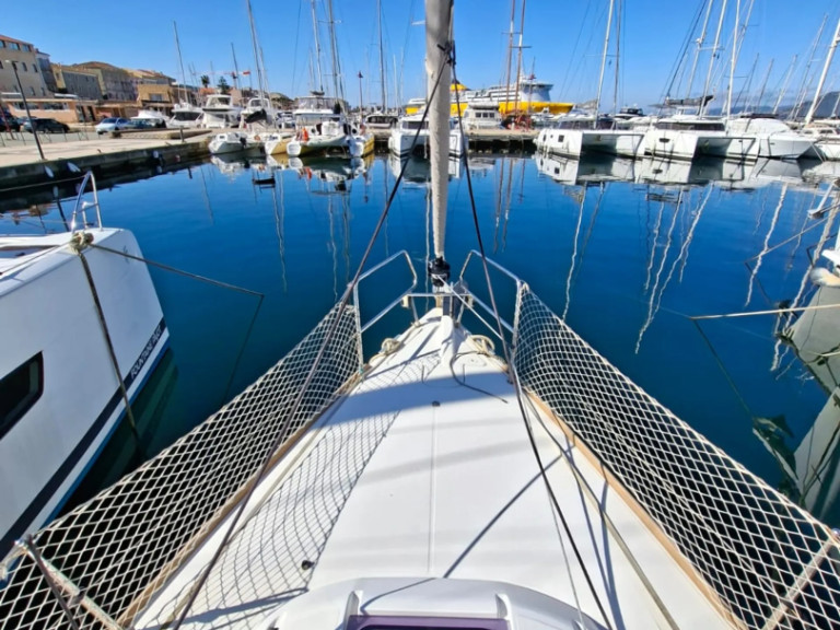 Segelboot mit oder ohne Skipper Jeanneau mieten in Propriano