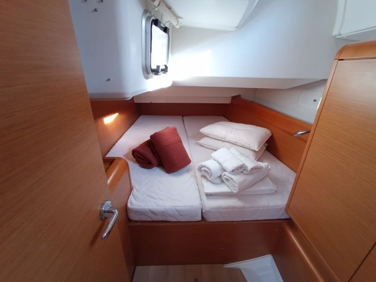 YachtCharter in Lefkáda - Jeanneau Sun Odyssey 379 (3 cab.) auf SamBoat