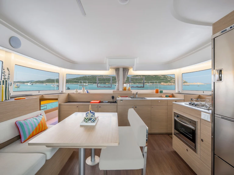 Boot mieten Néa Péramos günstig Lagoon 38 (6 cab.)