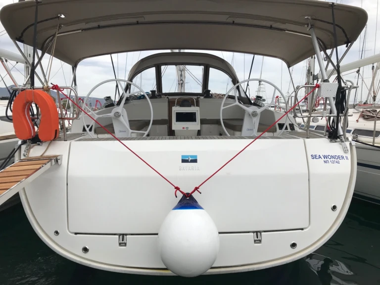 Ein Bavaria Cruiser 46 mieten in Gouviá