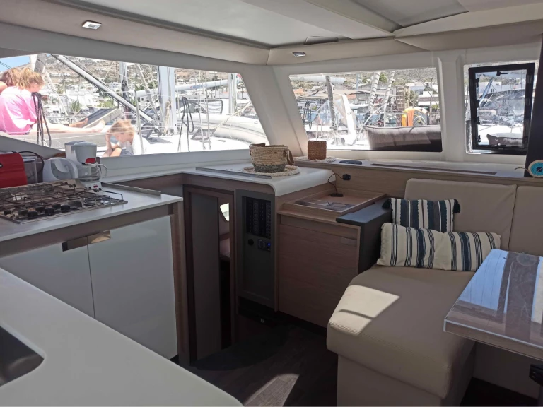 Bootsverleih Fountaine Pajot Isla 40 (5 cab.) Paros (Insel) Samboat