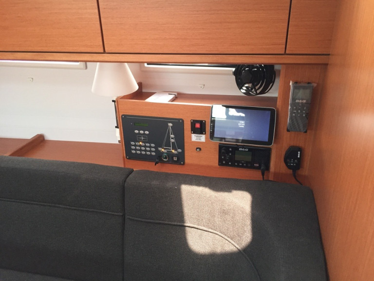 Ein Bavaria Cruiser 46 mieten in Skiathos