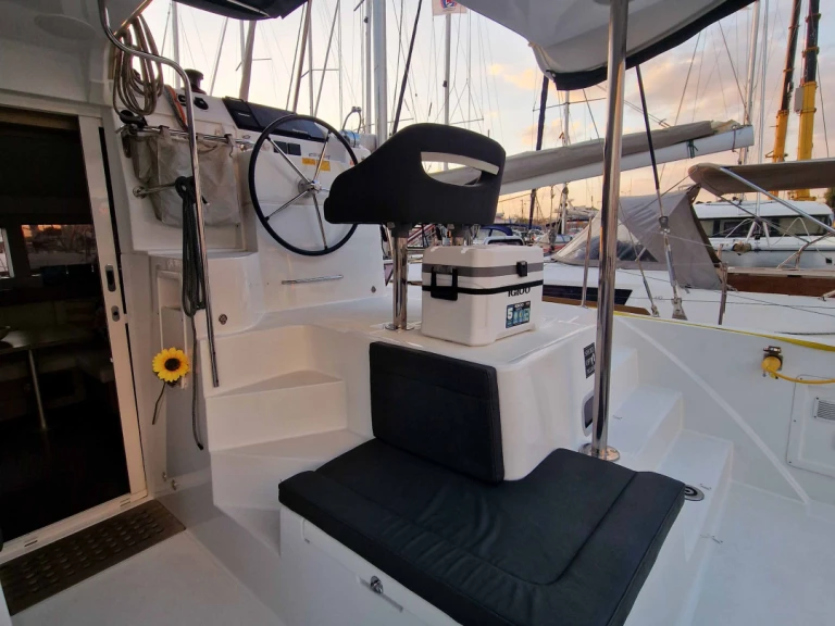 YachtCharter in Álimos - Lagoon Lagoon 40 auf SamBoat