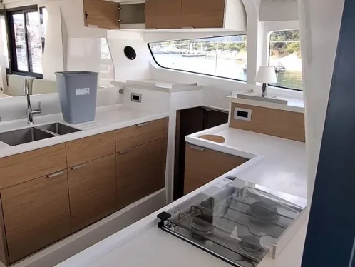 Ein Bali Bali 4.2 (5 cab.) mieten in Bormes-les-Mimosas