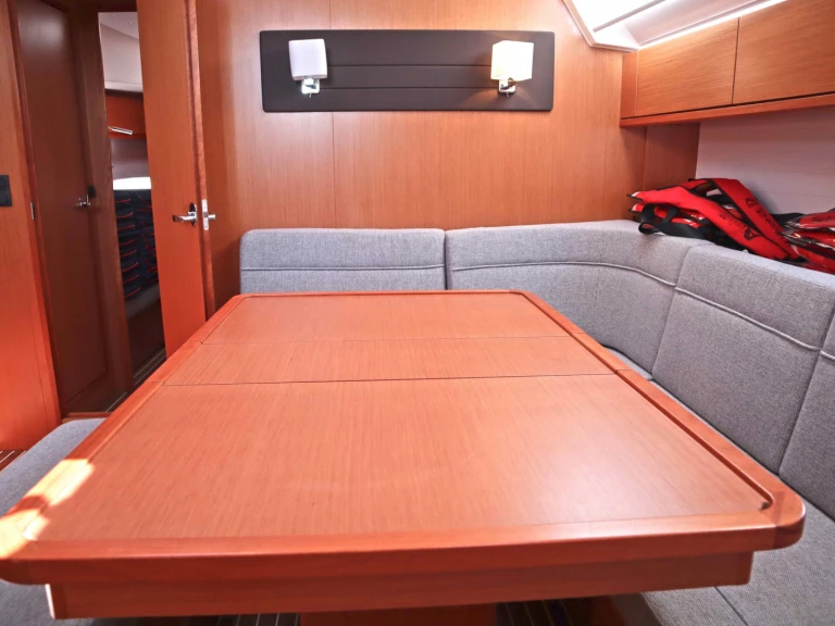Bavaria Cruiser 46 mieten Álimos