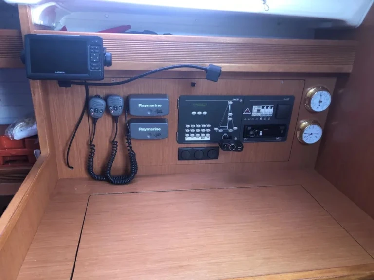 YachtCharter in Néa Péramos - Bavaria Bavaria 43 Cruiser (3 cab.) auf SamBoat