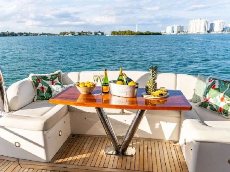 YachtCharter in New York (City) - Sunseeker Asha auf SamBoat