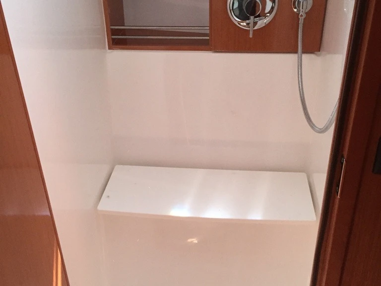 Ein Bavaria Cruiser 46 mieten in Skiathos
