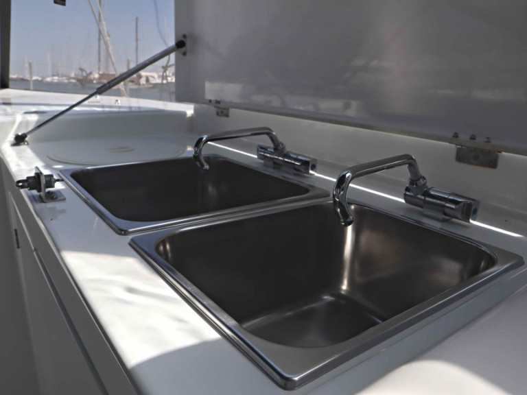 Jeanneau Sun Loft 47 (7 cab.) mieten Néa Péramos