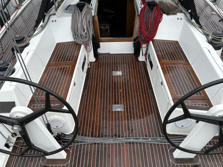 Boot mieten Punat günstig Solaris One 44