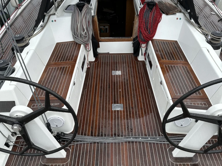 Boot mieten Punat günstig Solaris One 44