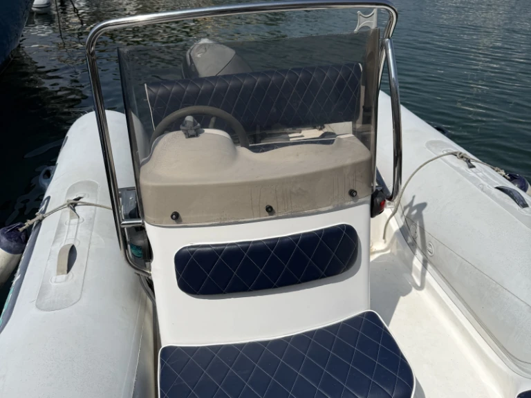 Motorboot mieten in Port Grimaud zum besten Preis