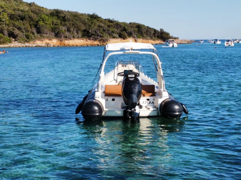 Ein Sacs Sacs S 680 mieten in Bonifacio