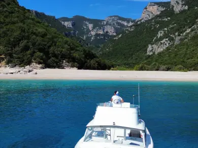 Bertram Bertram 25 mieten Orosei