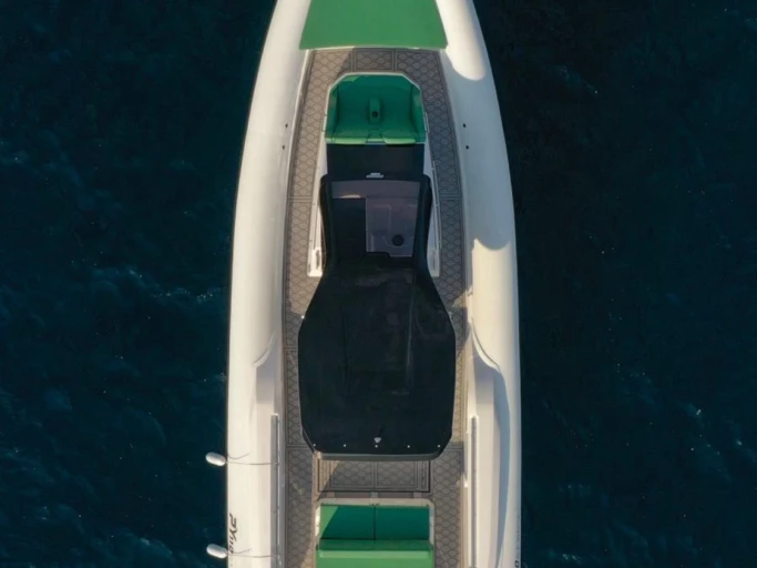 Ein Panamera PY 110 GT VELOCE  mieten in Capri