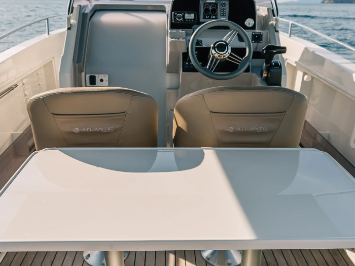 Motorboot mieten in Split Port zum besten Preis